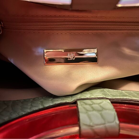 New! International Concepts Women Croc embossed Mint purse - Picture 3 of 7
